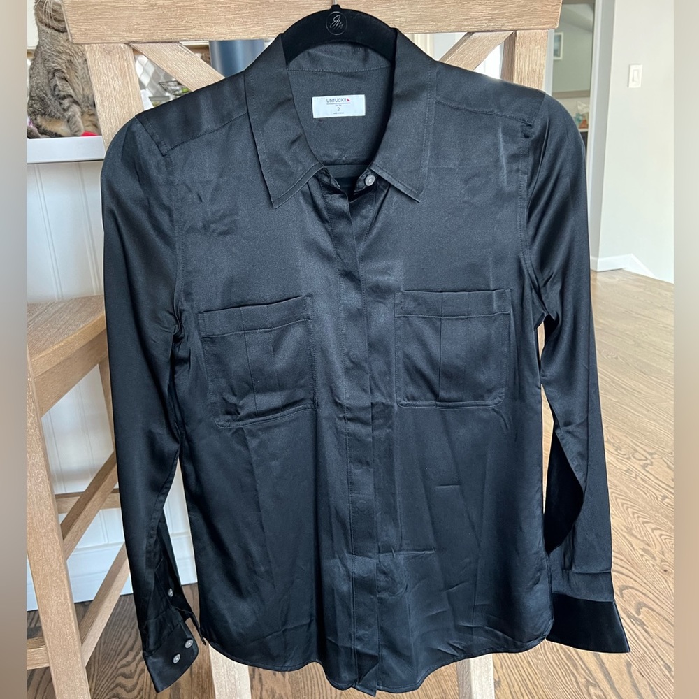 UNTUCKit Carlina Women’s button up long sleeve shirt Size 2
